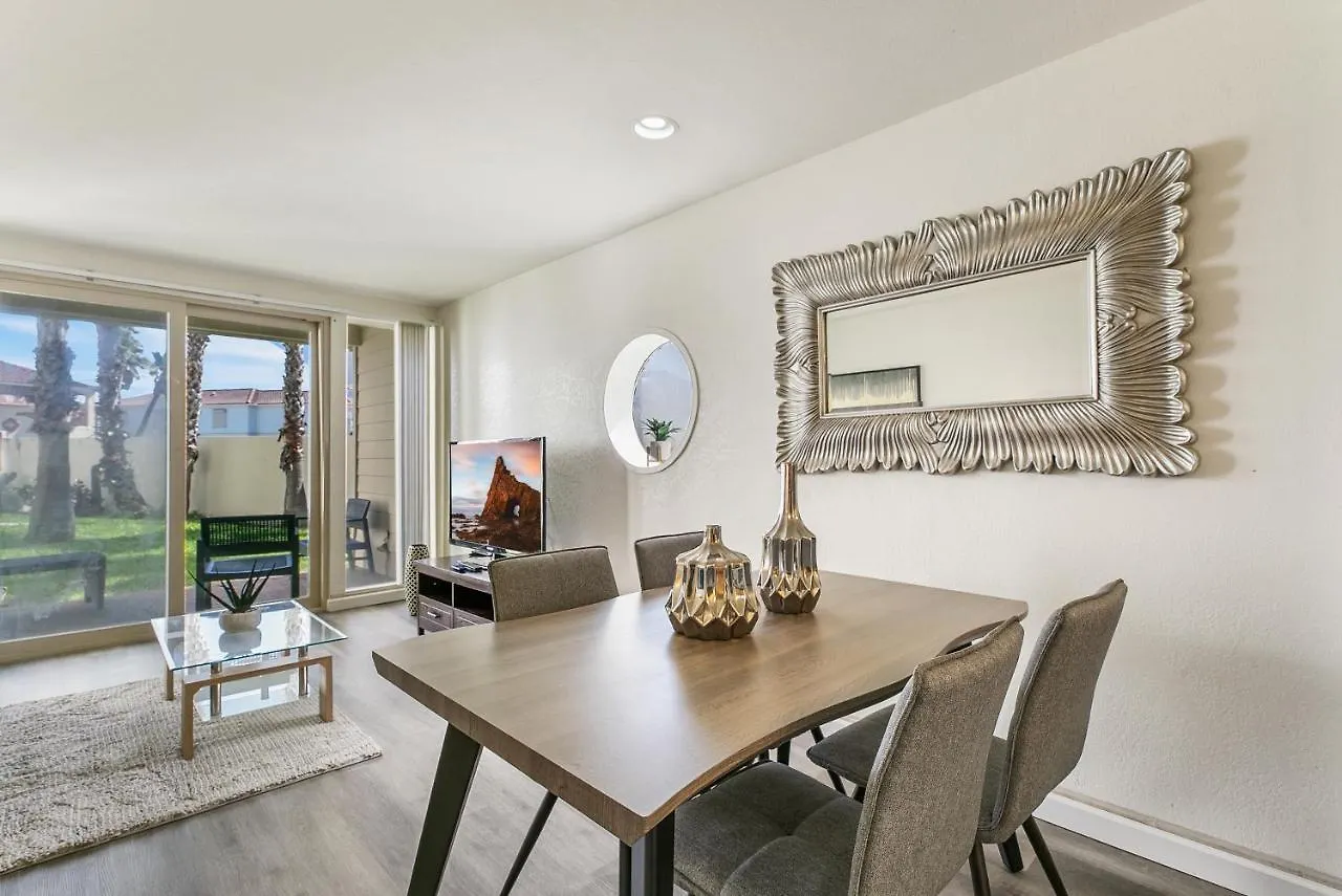 Ground Floor Cozy Seconds From The Beach With Private Terrace Holiday home