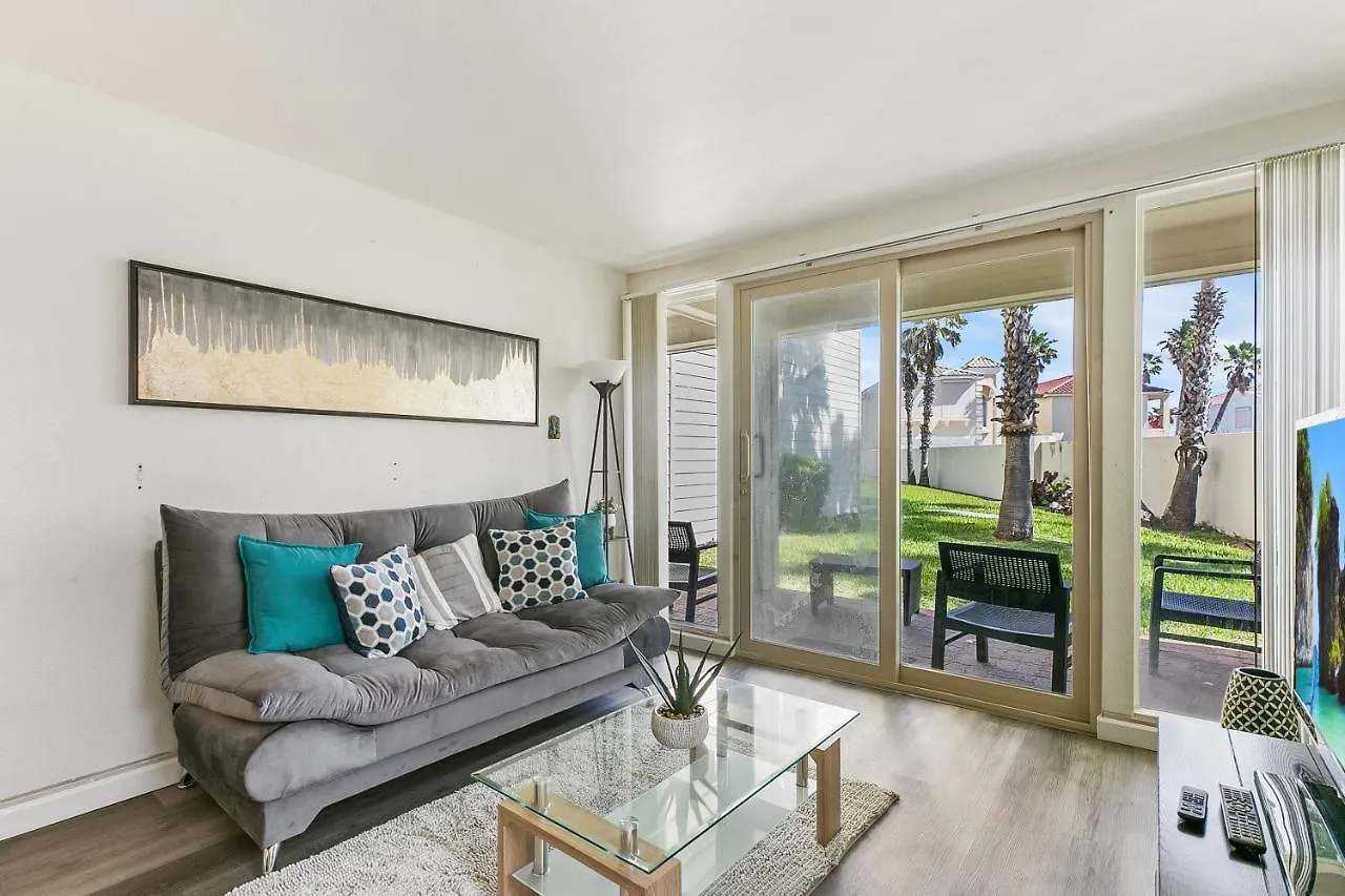 Ground Floor Cozy Seconds From The Beach With Private Terrace Holiday home