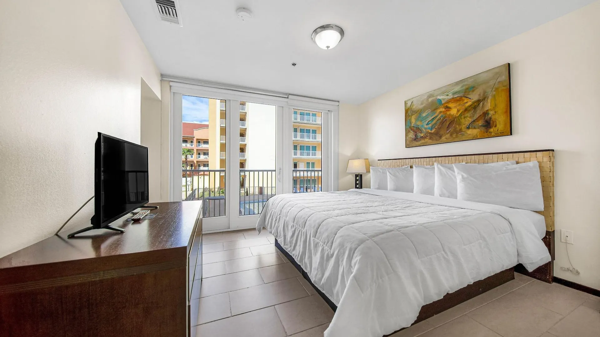 Peninsula Island & - Beachfront At 4*