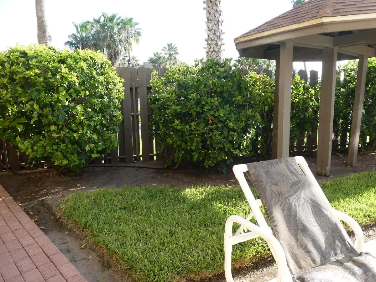 Beachside Bungalow: Surfside I #104 Apartment *