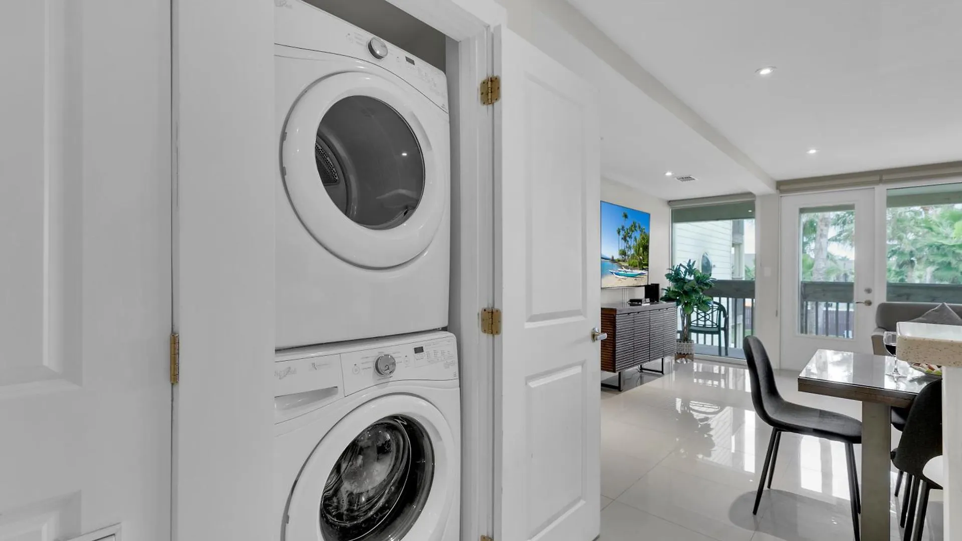 度假居 Easy Living, Down By The Sea! Close To The Beach & Pool In Beautiful Beachfront 南帕诸岛