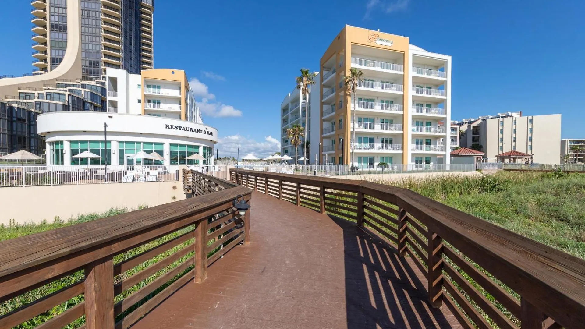 Peninsula Island & - Beachfront At South Padre Island