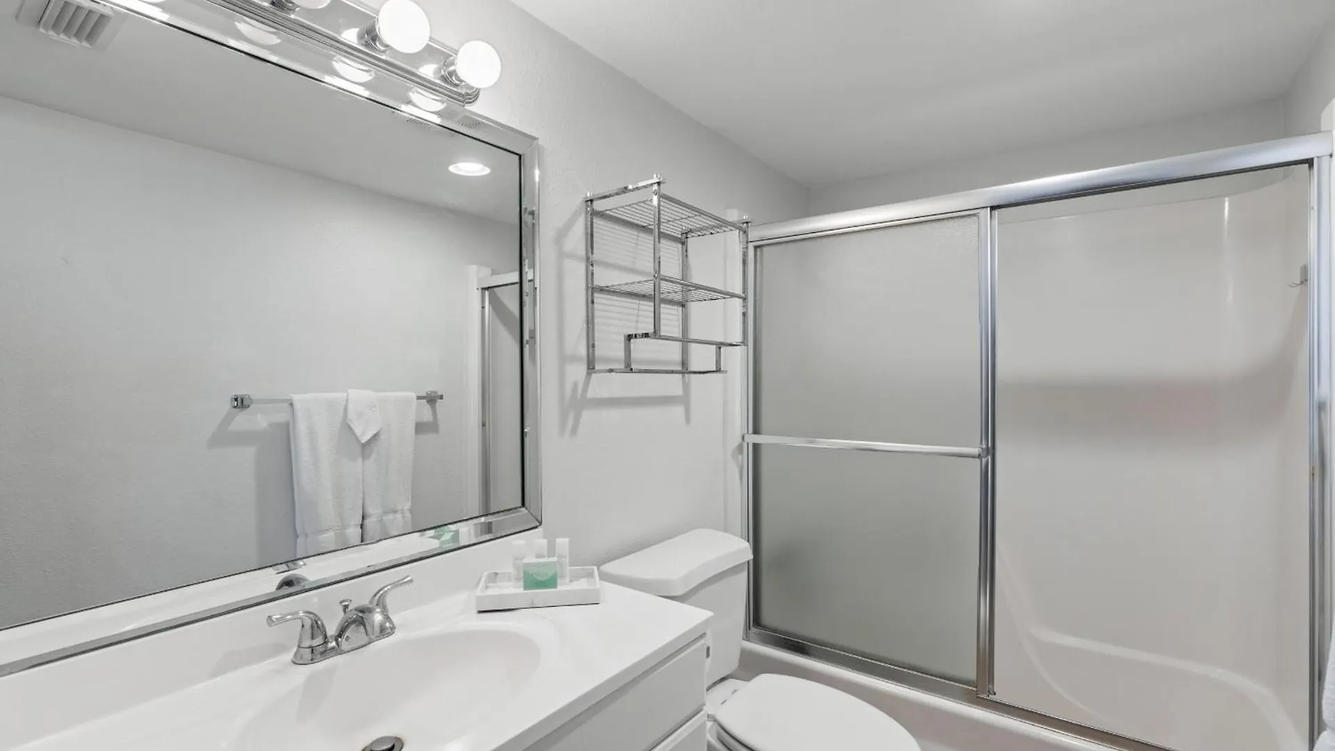 Ground Floor, Private Terrace And Access Apartment