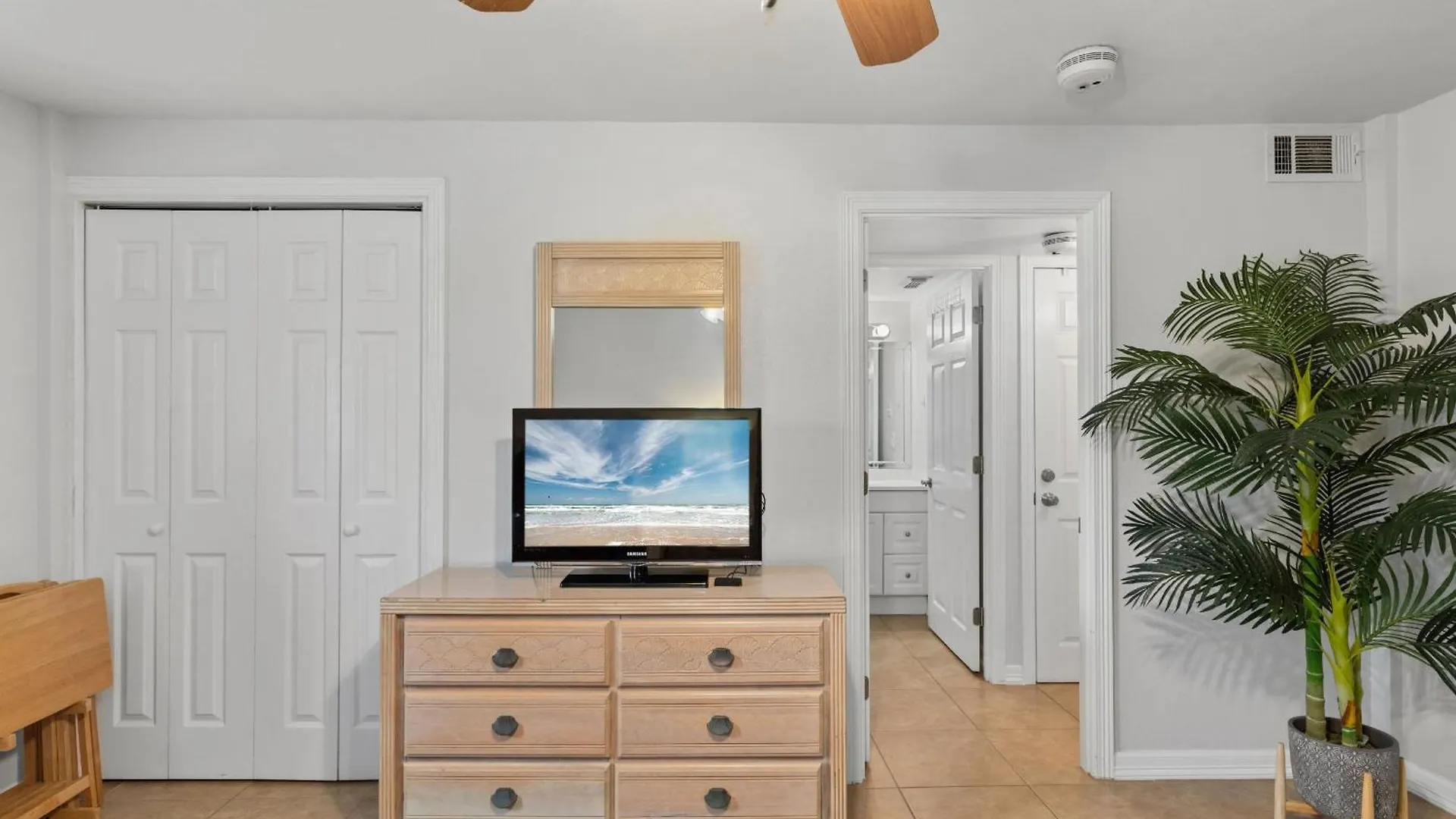 Ground Floor, Private Terrace And Access Apartment