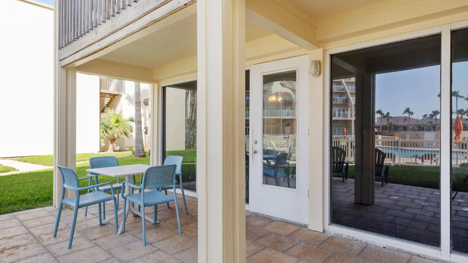 Ground Floor, Private Terrace And Access Apartment *