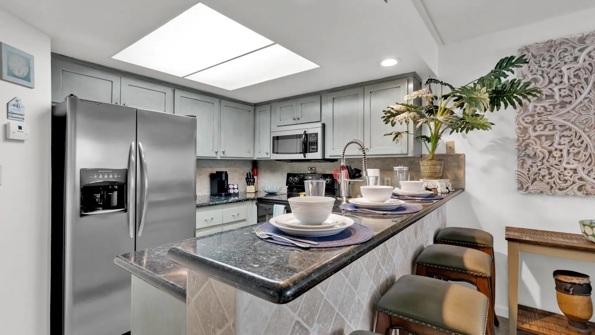 Beachside Bungalow: Surfside I #104