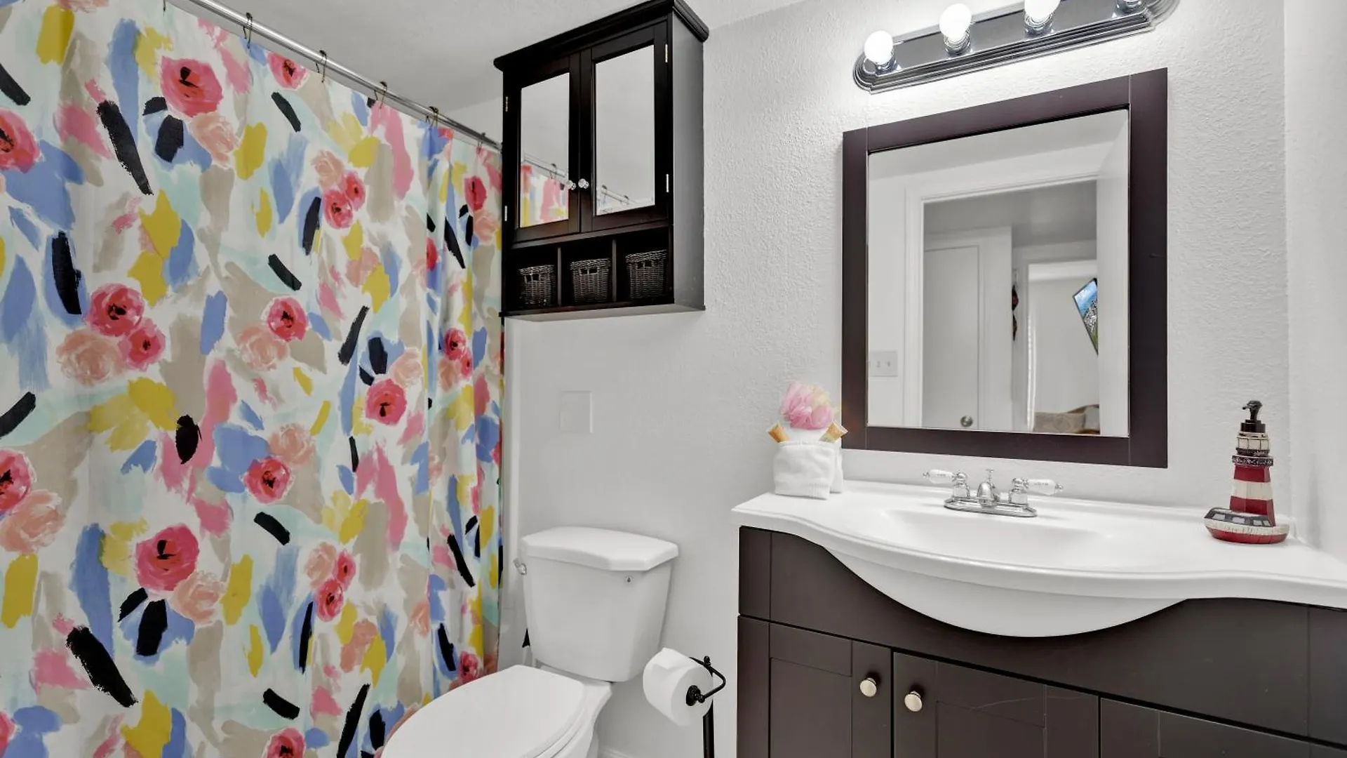Beachside Bungalow: Surfside I #104 Apartment *