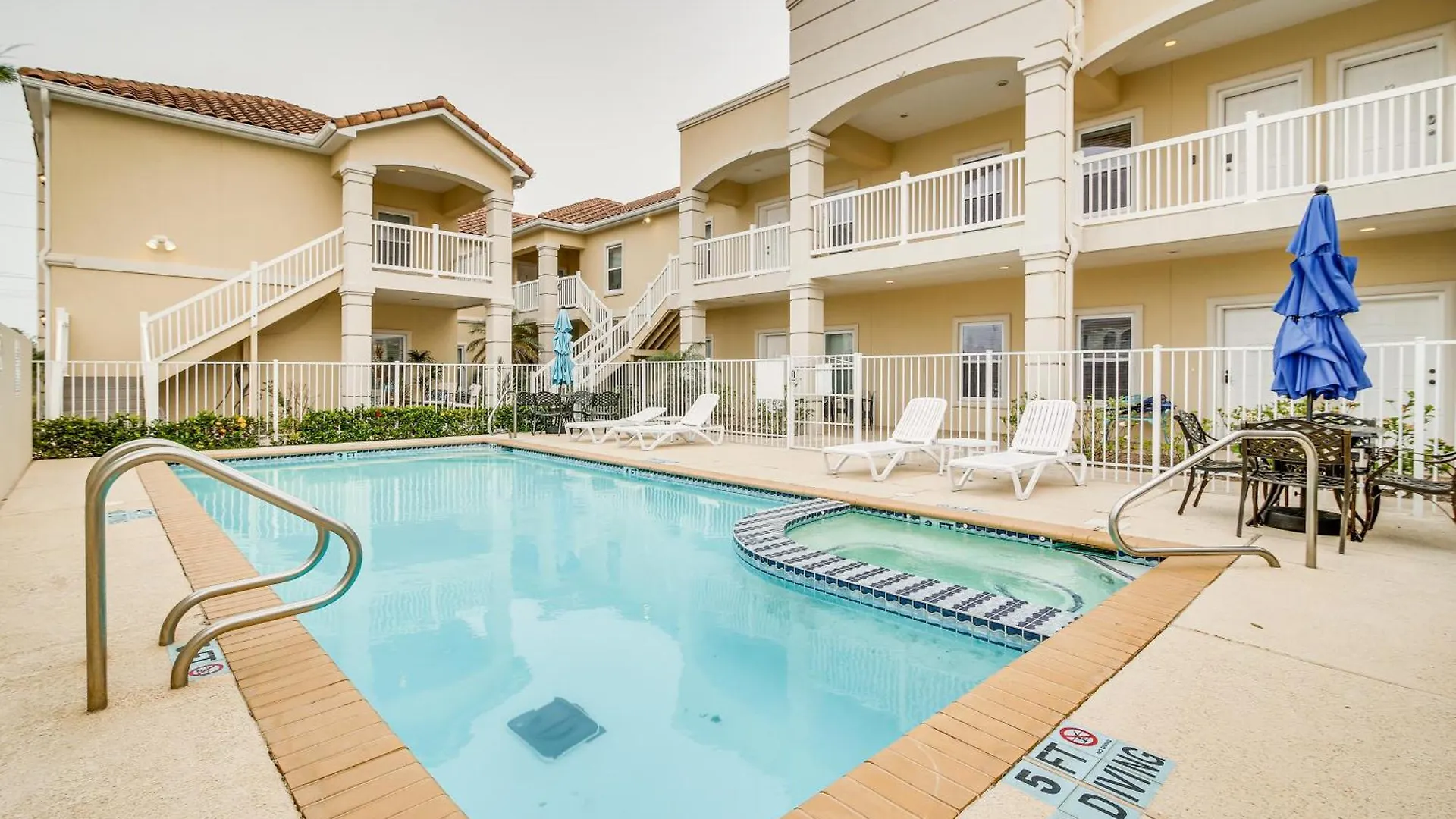 Near With Balcony! Apartment *