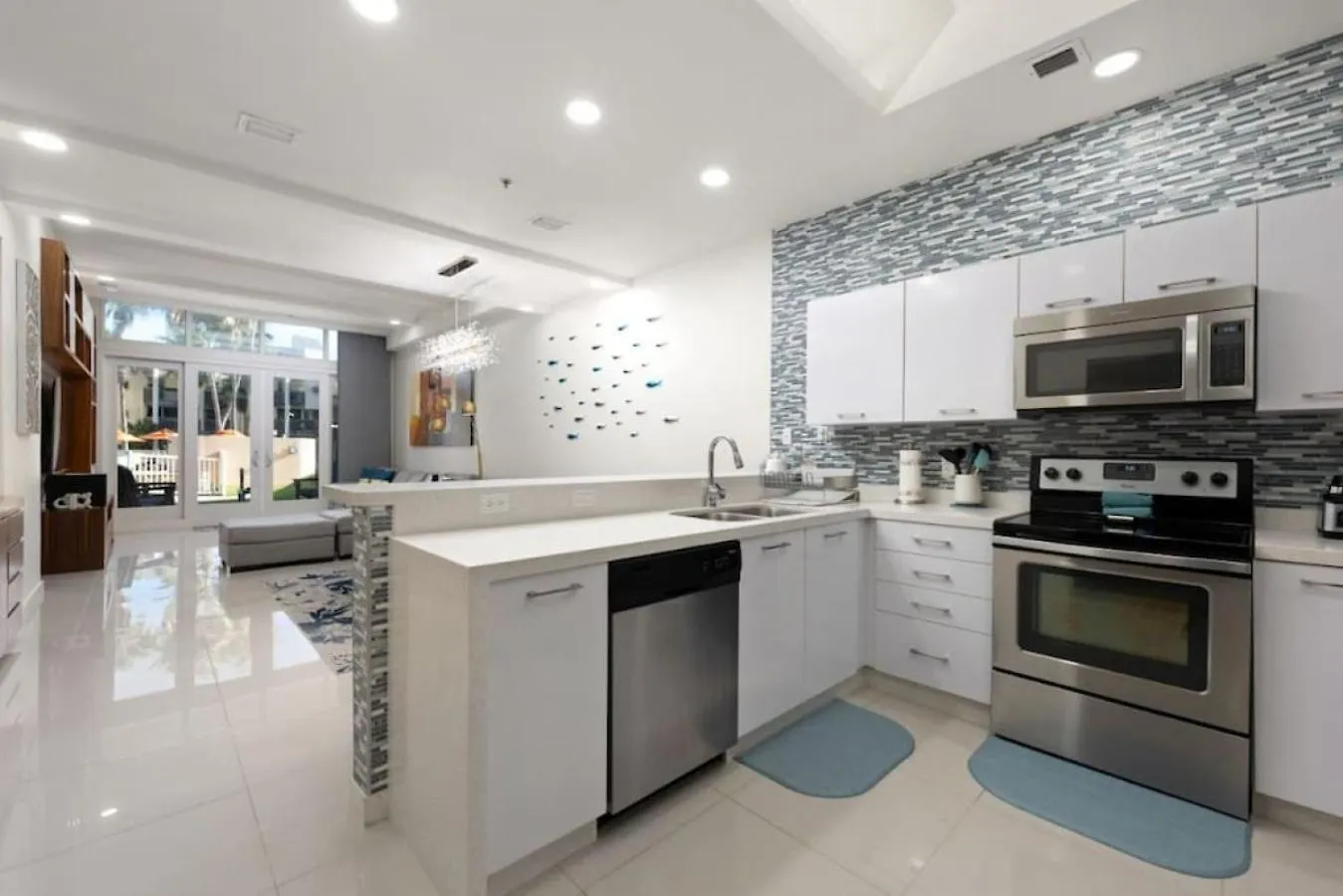 Exclusive Luxurious Ground Apartment *