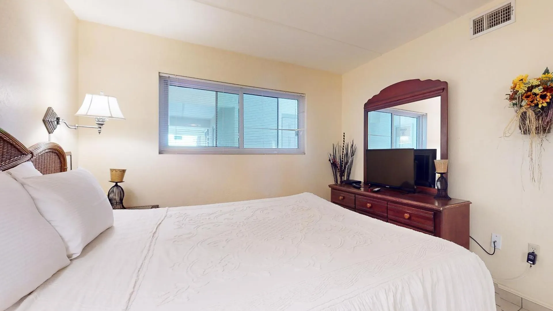 Del Sol #110 Apartment