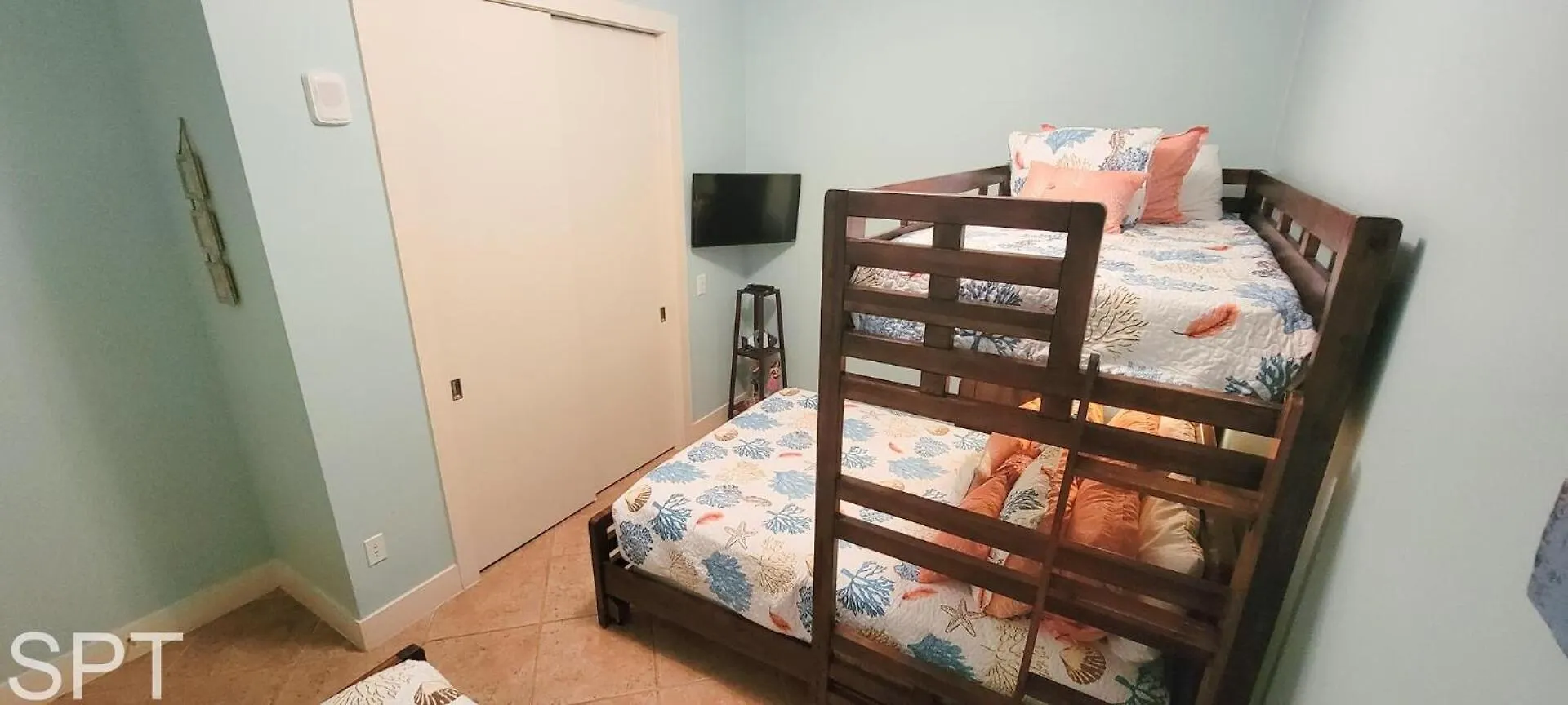 Sapphire 1706 Apartment