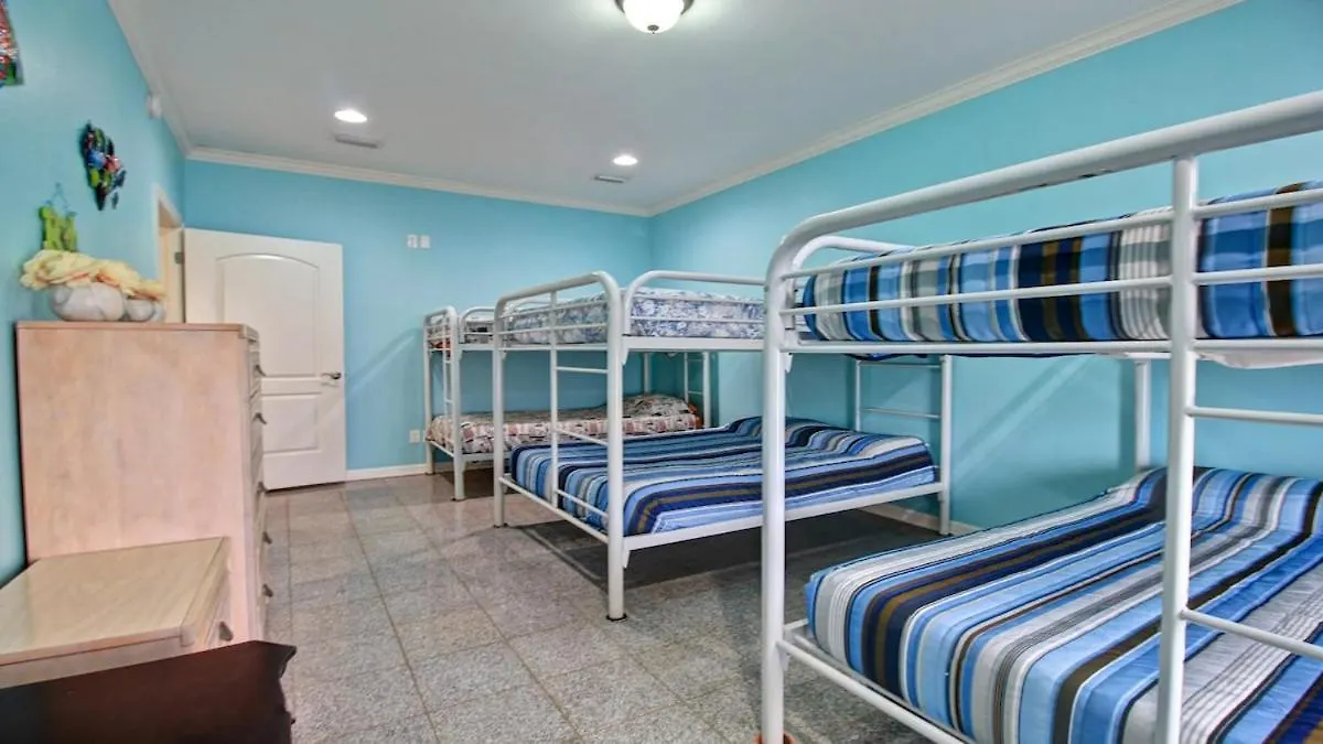 Famreunion,evcharger,3lotstobeach,heatedpool,jacuzzi Holiday home