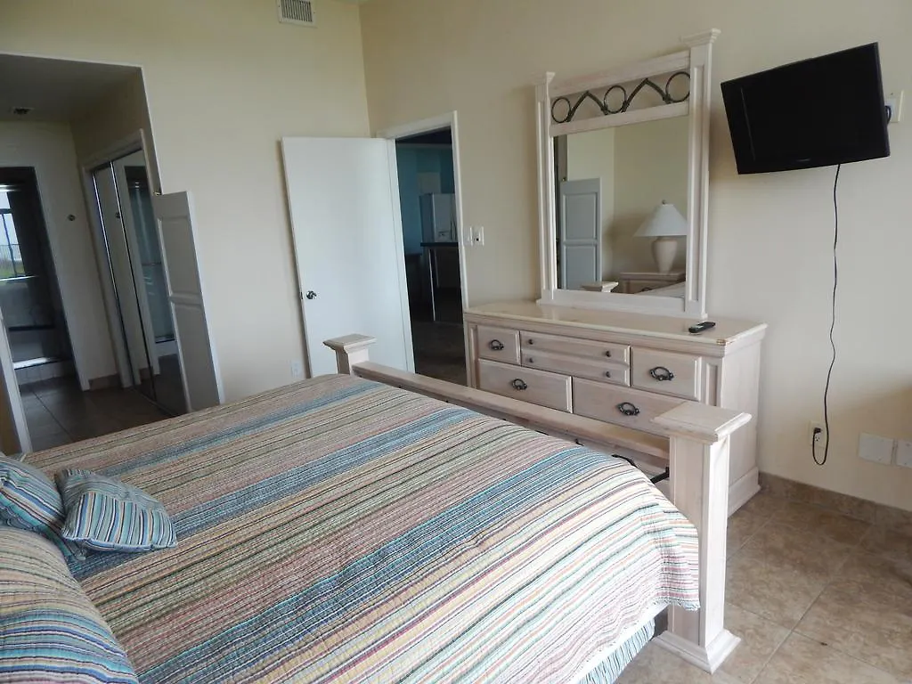 Suntide III Condominiums 3*