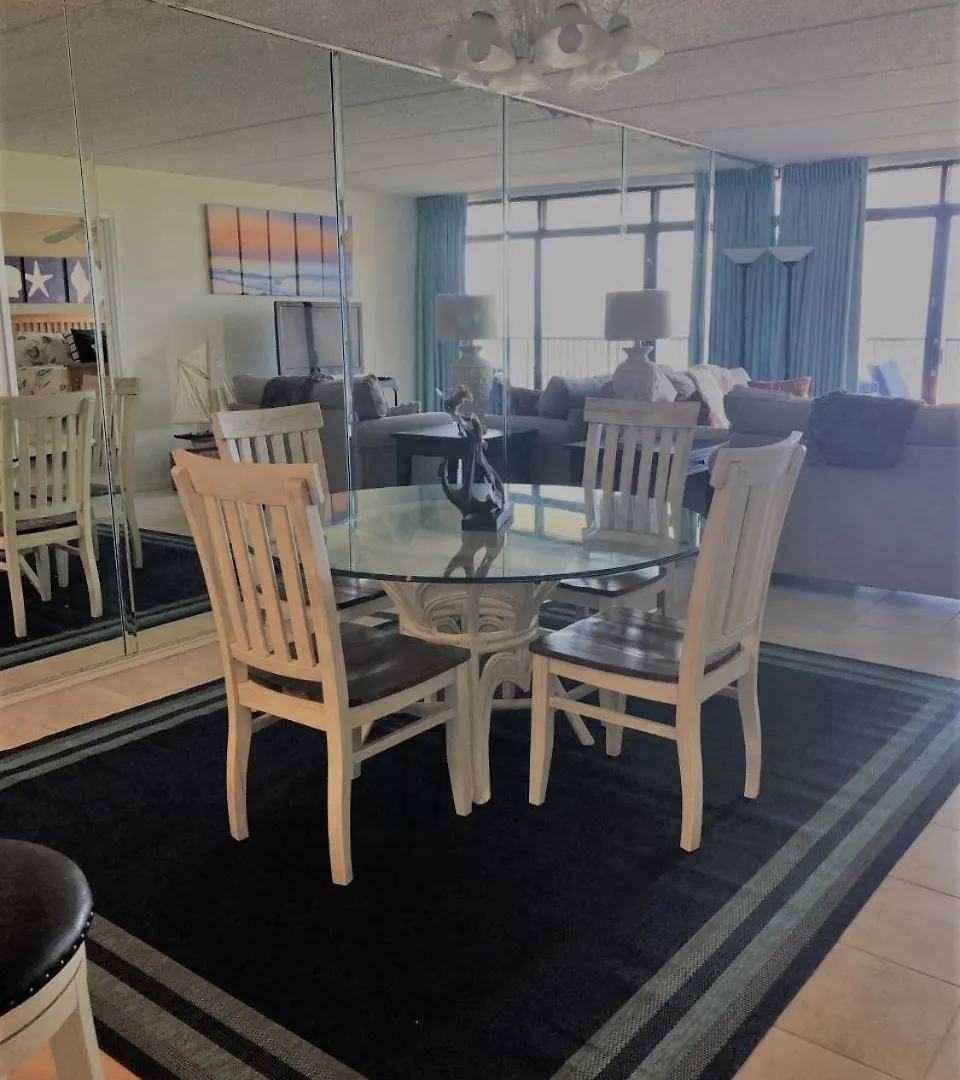 Suntide III Condominiums 3*
