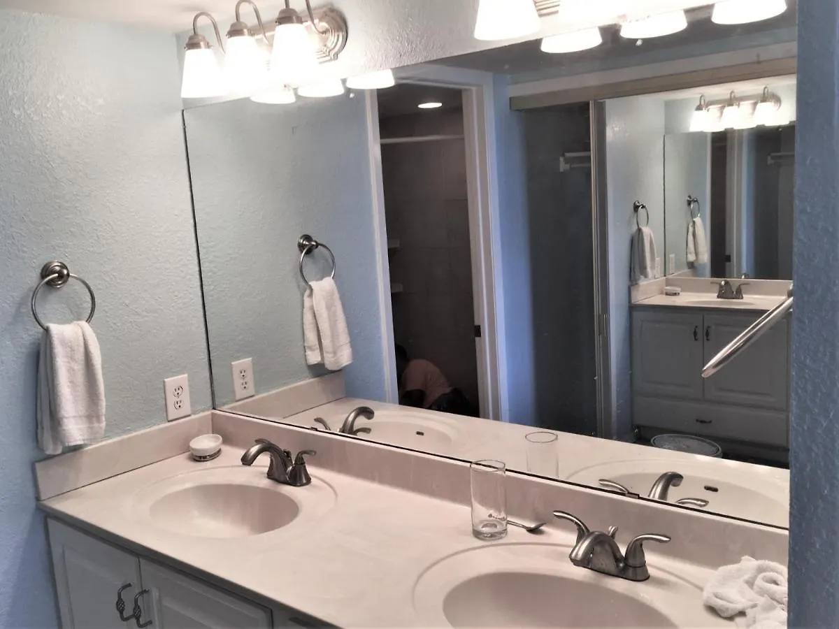 Beachside 2 Bedroom Sleeps 9 度假居 南帕诸岛