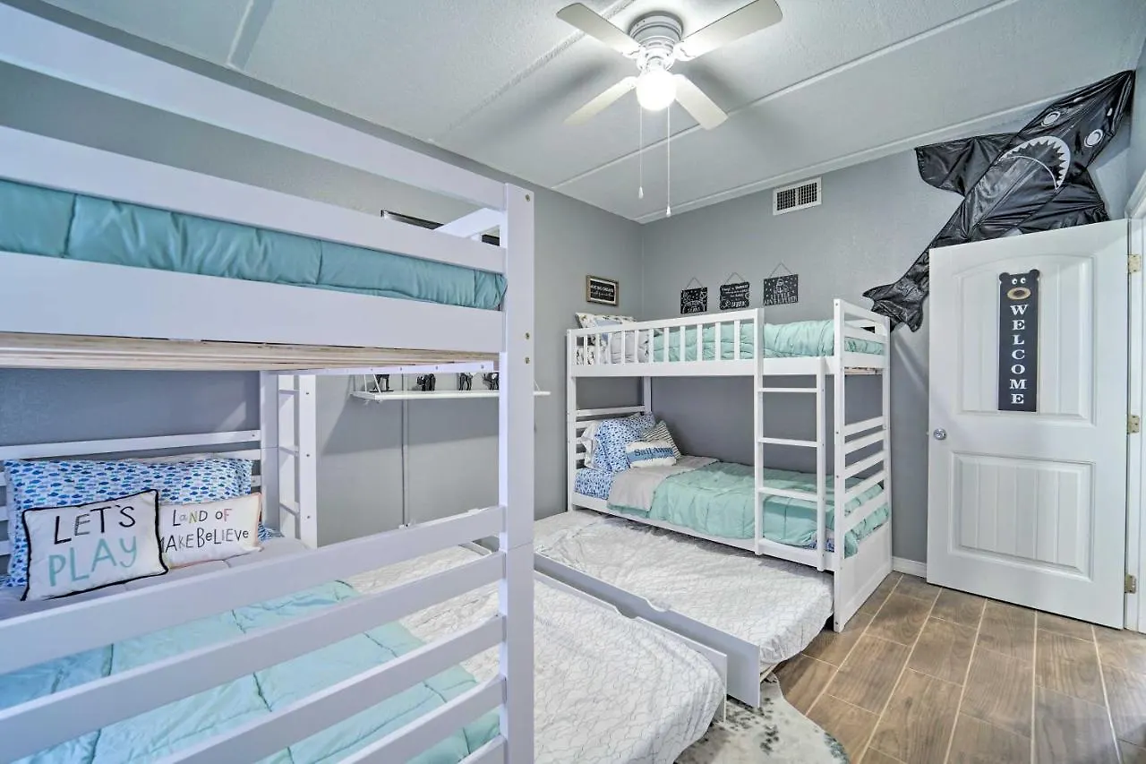 Luxe South Padre With Pool - Walk To Beach! *