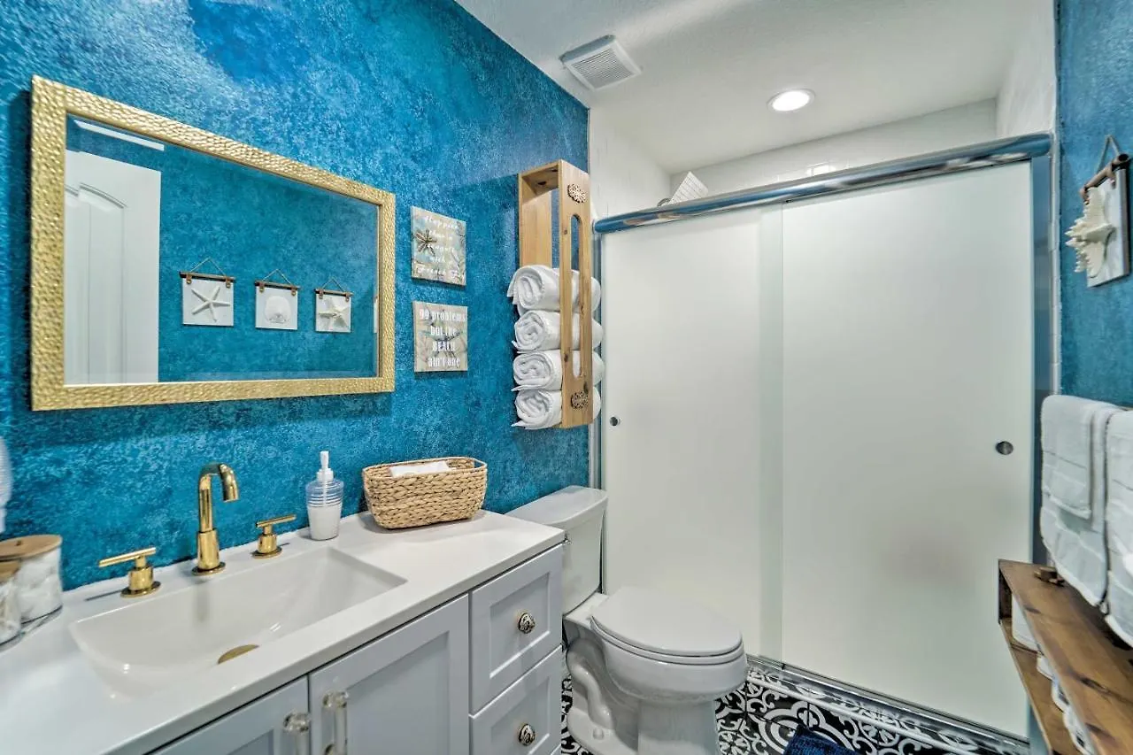 Luxe South Padre With Pool - Walk To Beach! South Padre Island