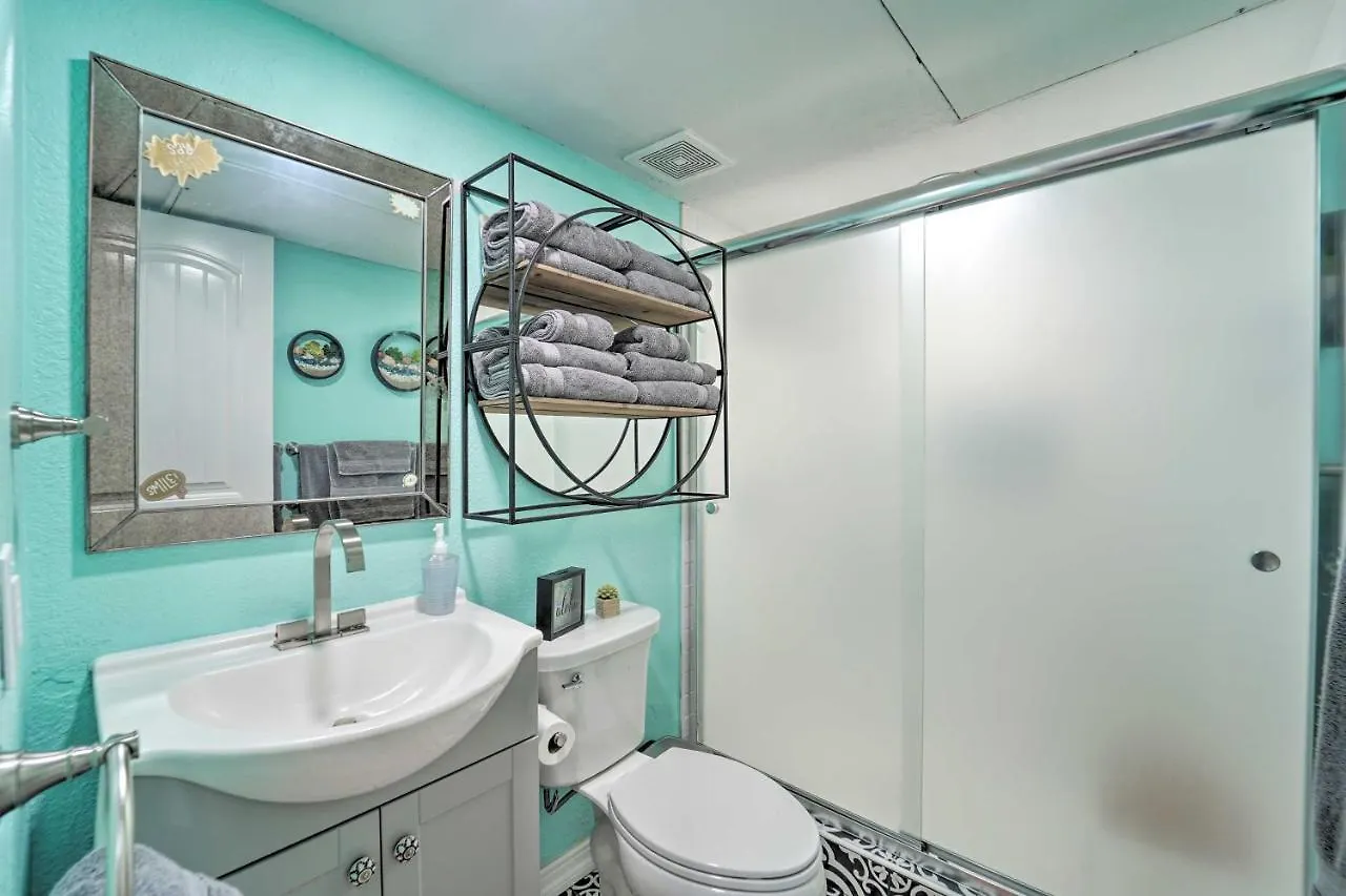 Luxe South Padre With Pool - Walk To Beach! South Padre Island