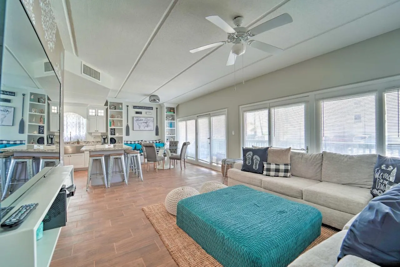 Apartment Luxe South Padre With Pool - Walk To Beach! *