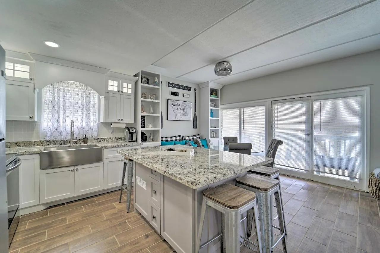 Luxe South Padre With Pool - Walk To Beach! * South Padre Island