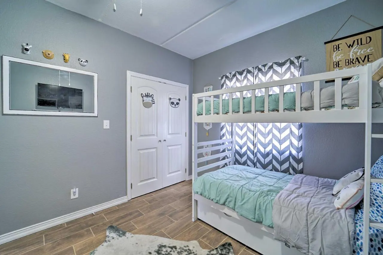 Luxe South Padre With Pool - Walk To Beach! * South Padre Island