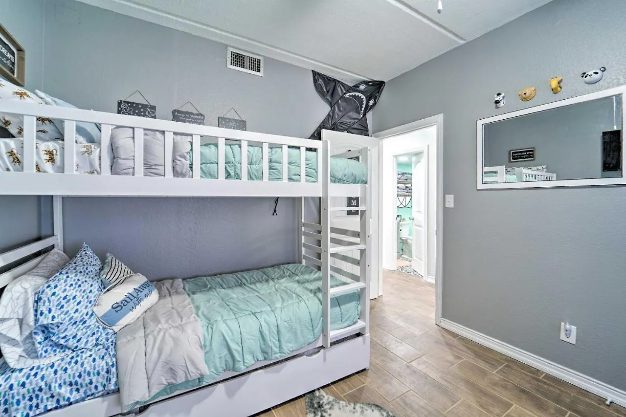 Apartment Luxe South Padre With Pool - Walk To Beach! *