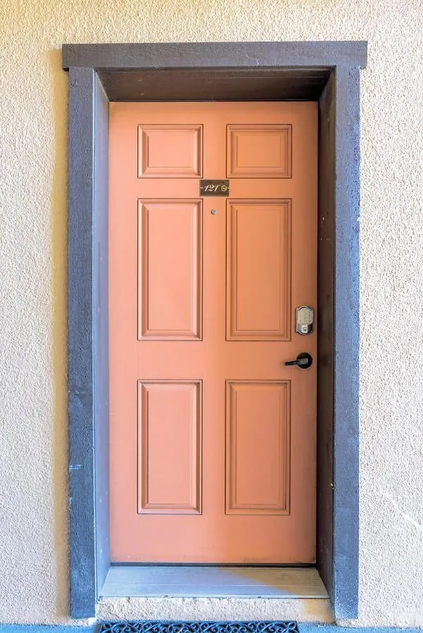 Tiki 121