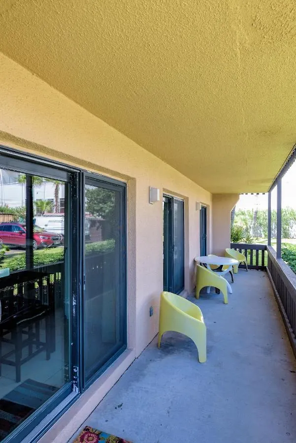 Tiki 121 Apartment *
