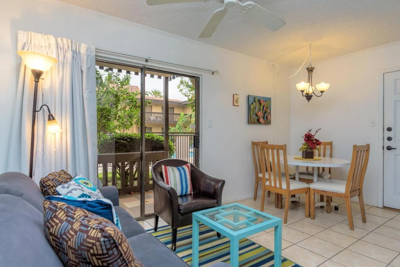 Apartment Tiki 111- Just Beachy