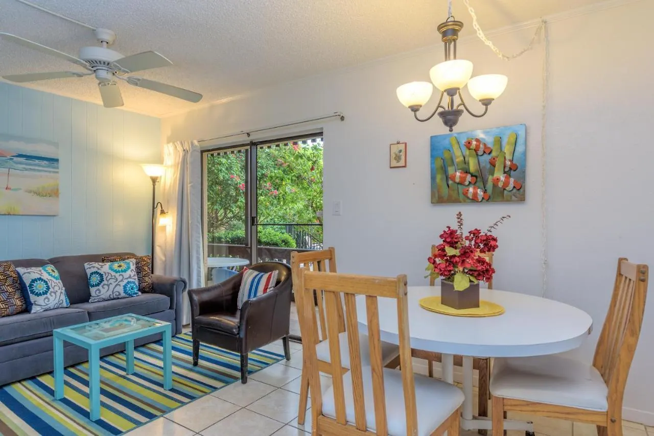 Tiki 111- Just Beachy Apartment *