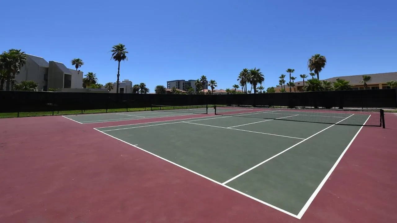 Amazing Beachfront Condo! Enjoy With Great Views Of Beach And Pool From Balcony *