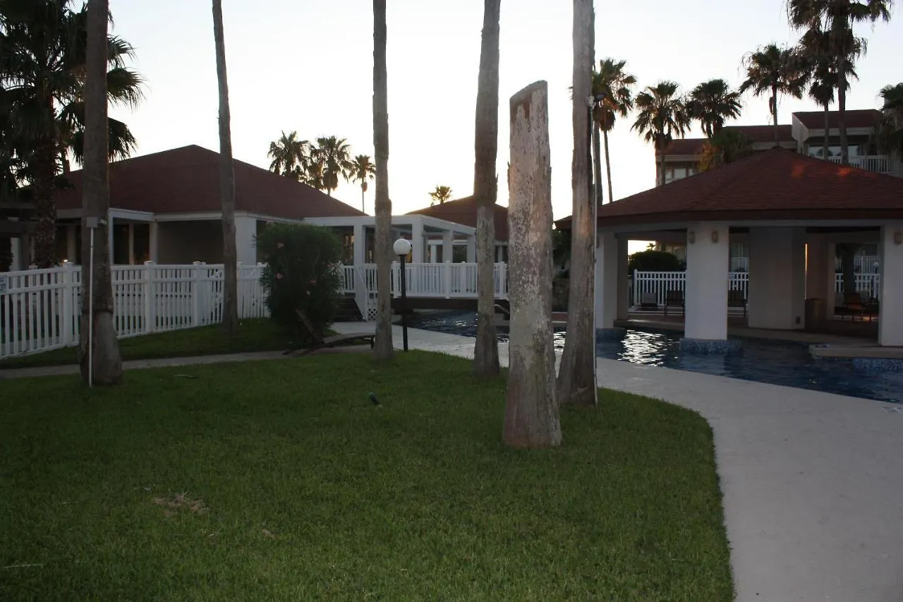Front To Pool And Bbq - Condo 2B, 2B Beach Access Aparthotel South Padre Island