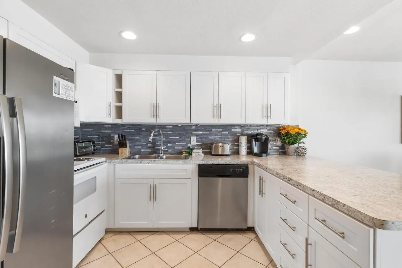 Newly Renovated! 3 Beachfront Balconies, Picture Perfect Oceanview Holiday home *