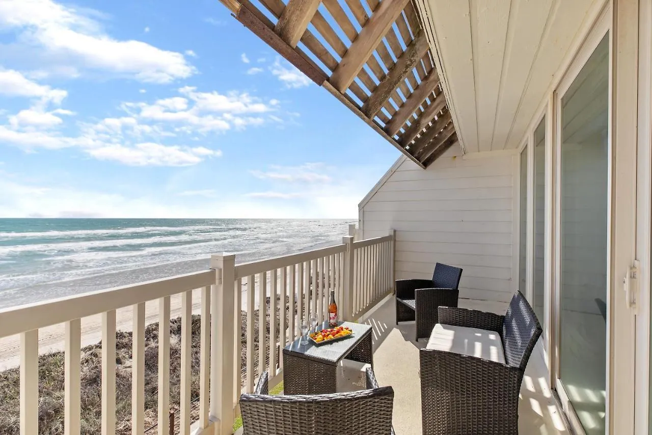 Holiday home Newly Renovated! 3 Beachfront Balconies, Picture Perfect Oceanview South Padre Island