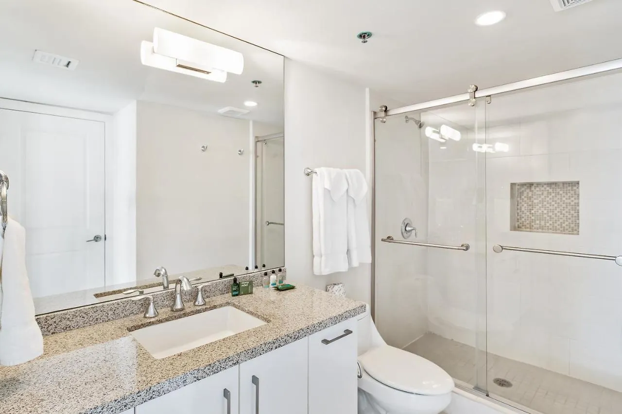 Breathtaking Bay View, Beachfront Resort, Family Friendly, Shared Pools Apartment