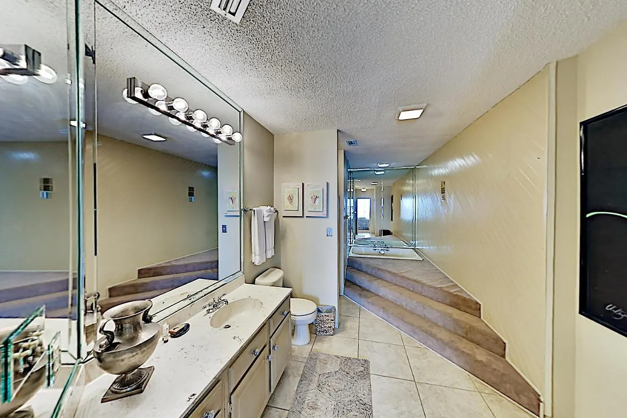 New Listing! Beachfront Penthouse With Pools & Gym
