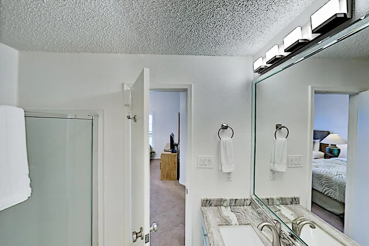 Apartment New Listing! Beachfront Penthouse With Pools & Gym South Padre Island