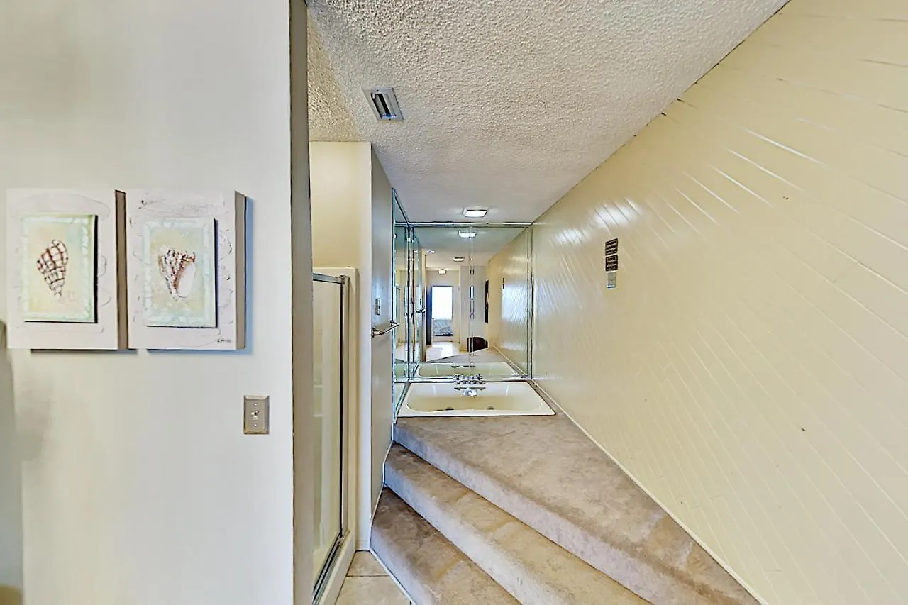 New Listing! Beachfront Penthouse With Pools & Gym Apartment South Padre Island