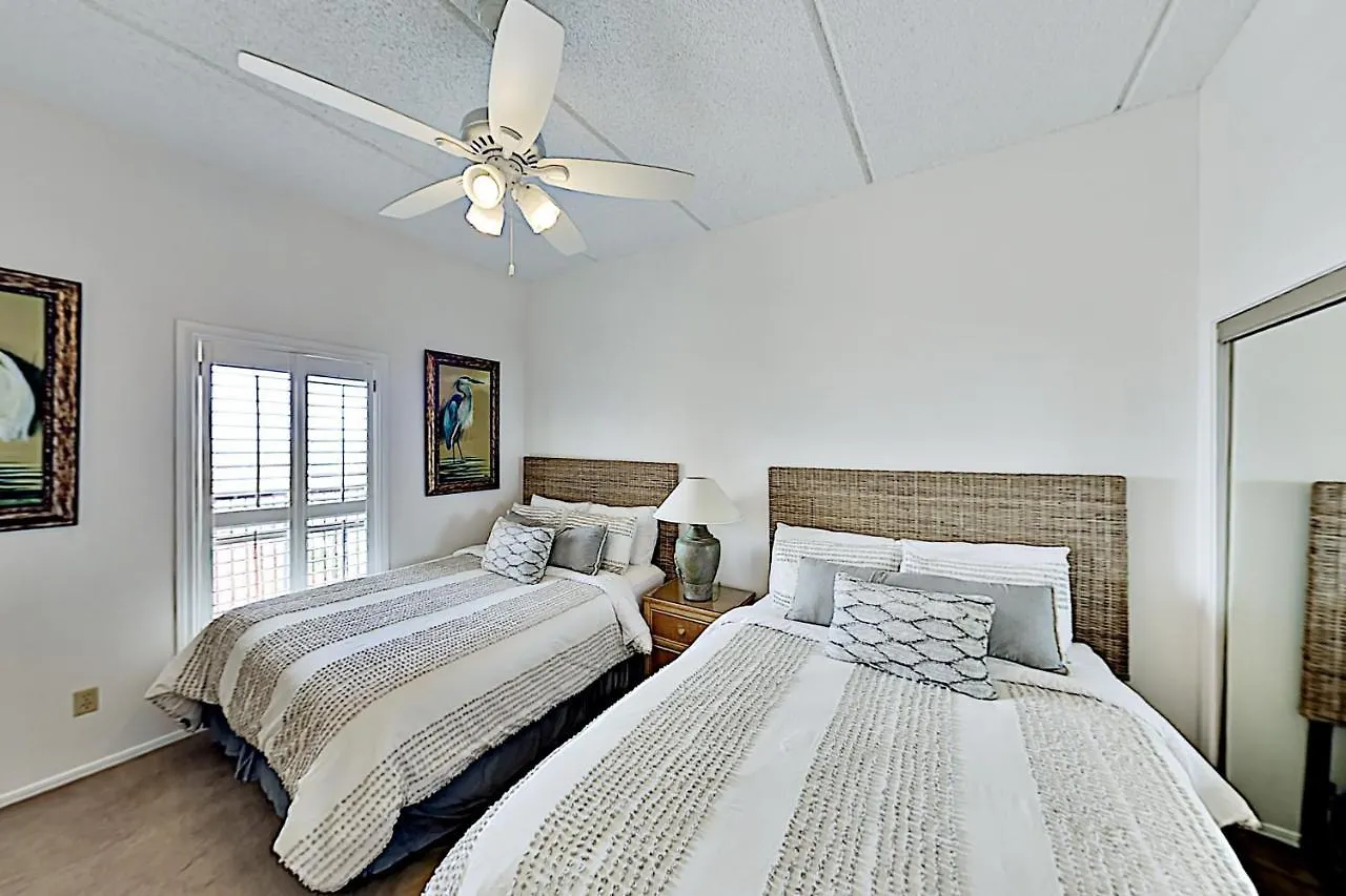 Apartment New Listing! Beachfront Penthouse With Pools & Gym South Padre Island