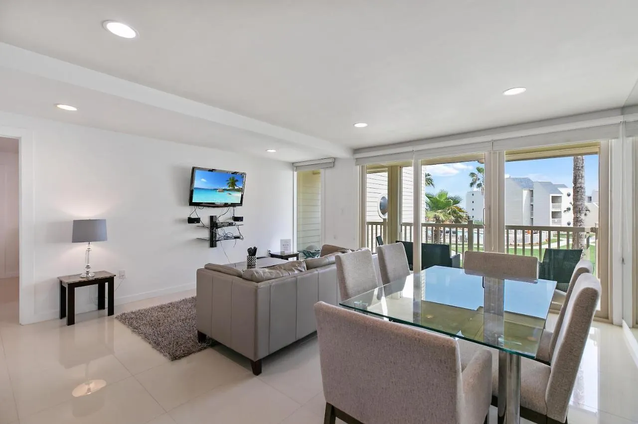 Amazing Beachfront Condo! Enjoy With Great Views Of Beach And Pool From Balcony * South Padre Island