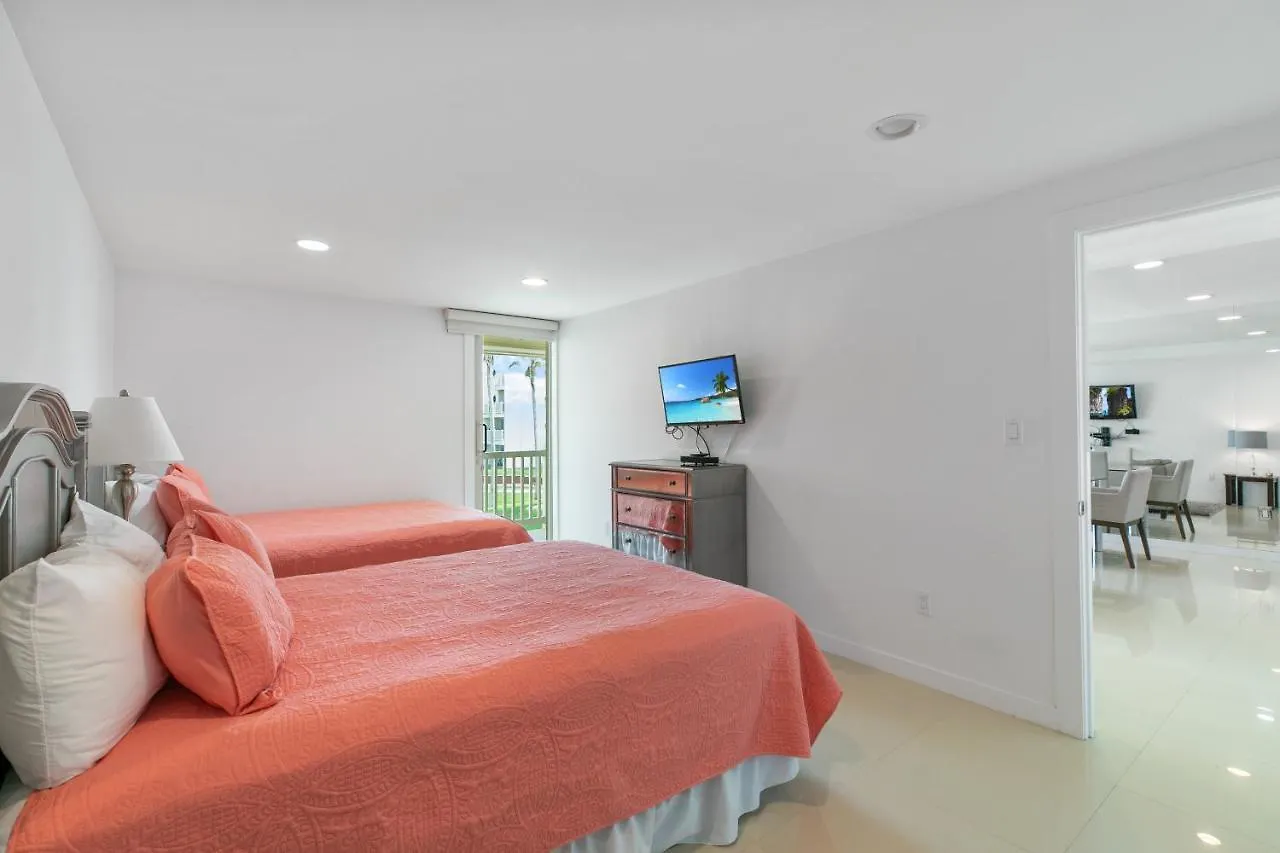 Σπίτι διακοπών Amazing Beachfront Condo! Enjoy With Great Views Of Beach And Pool From Balcony