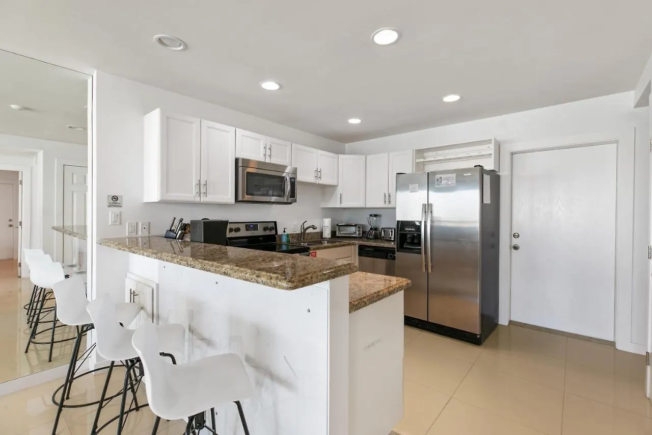 Amazing Beachfront Condo! Enjoy With Great Views Of Beach And Pool From Balcony South Padre Island