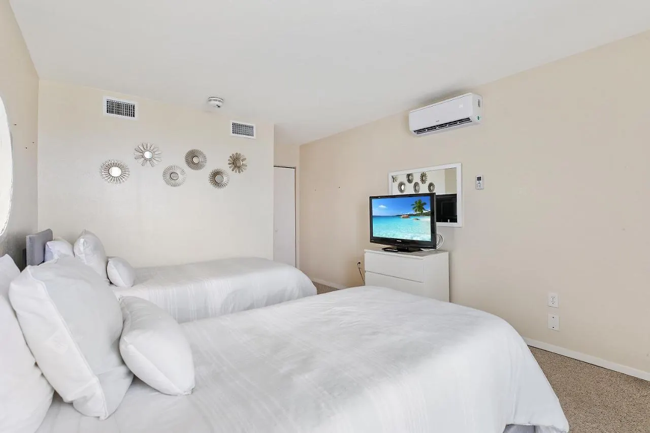 Casa vacanze Steps To The Pool & Beach Beautiful Beachfront Resort, Shared Pools *