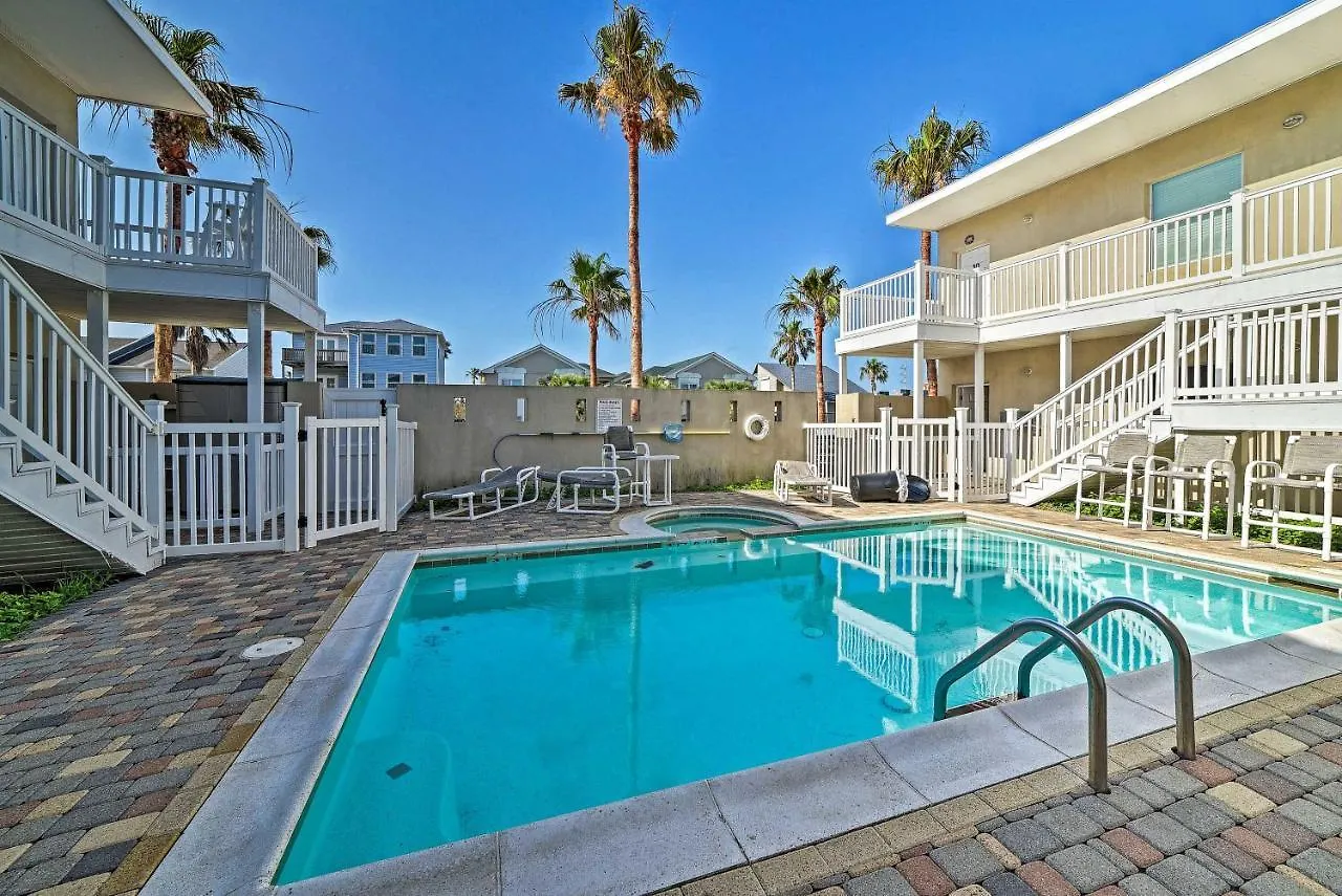 Modern Island With Pool Steps To The Beach!