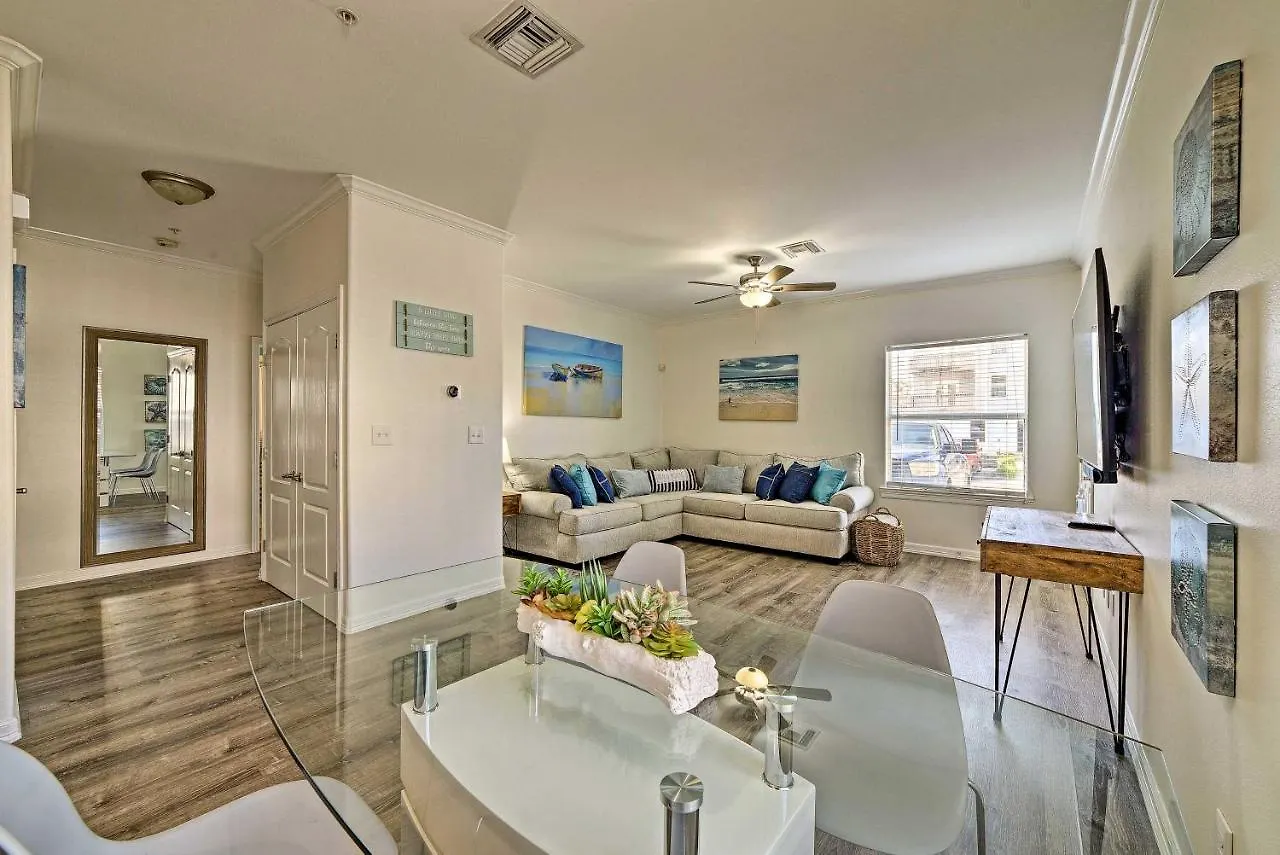 Modern Island With Pool Steps To The Beach! Apartment *