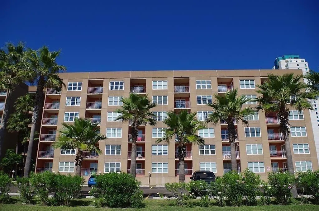 Apartment Relaxing Condo, Great Location, 3 Minute Walk To The