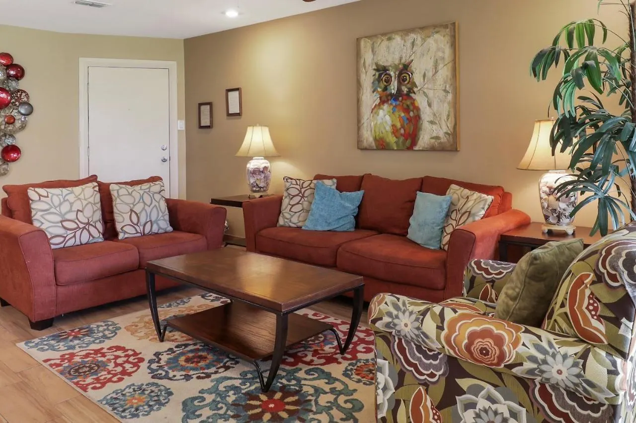 Holiday home Ground Floor Beachfront Beauty! Steps To The And Pool