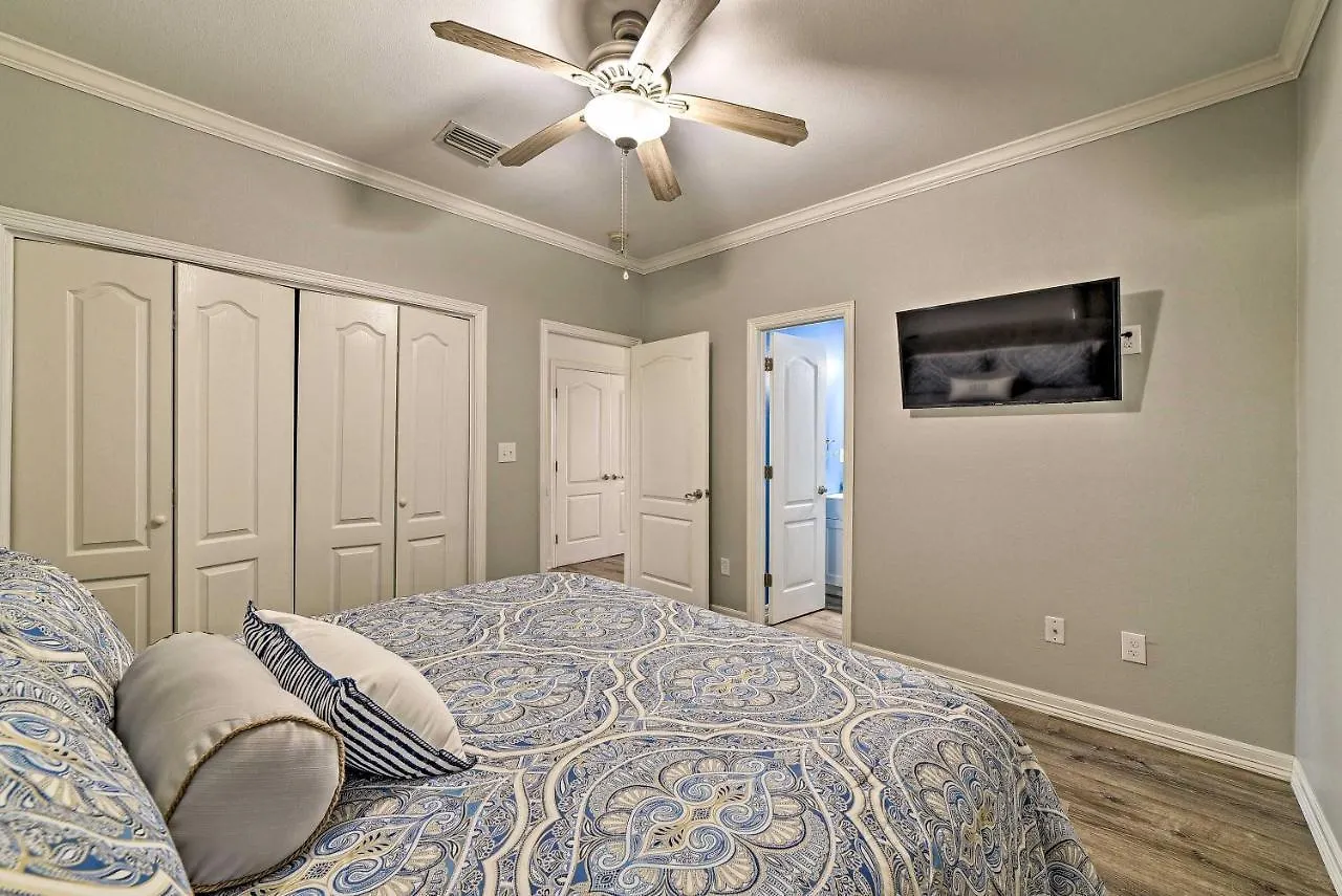 Modern Island With Pool Steps To The Beach! South Padre Island