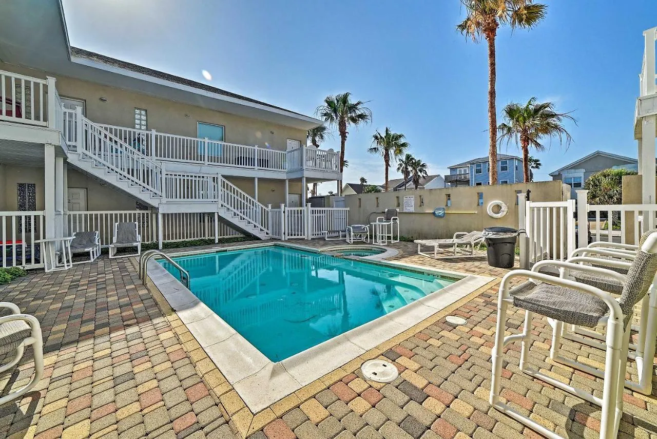 Apartment Modern Island With Pool Steps To The Beach!