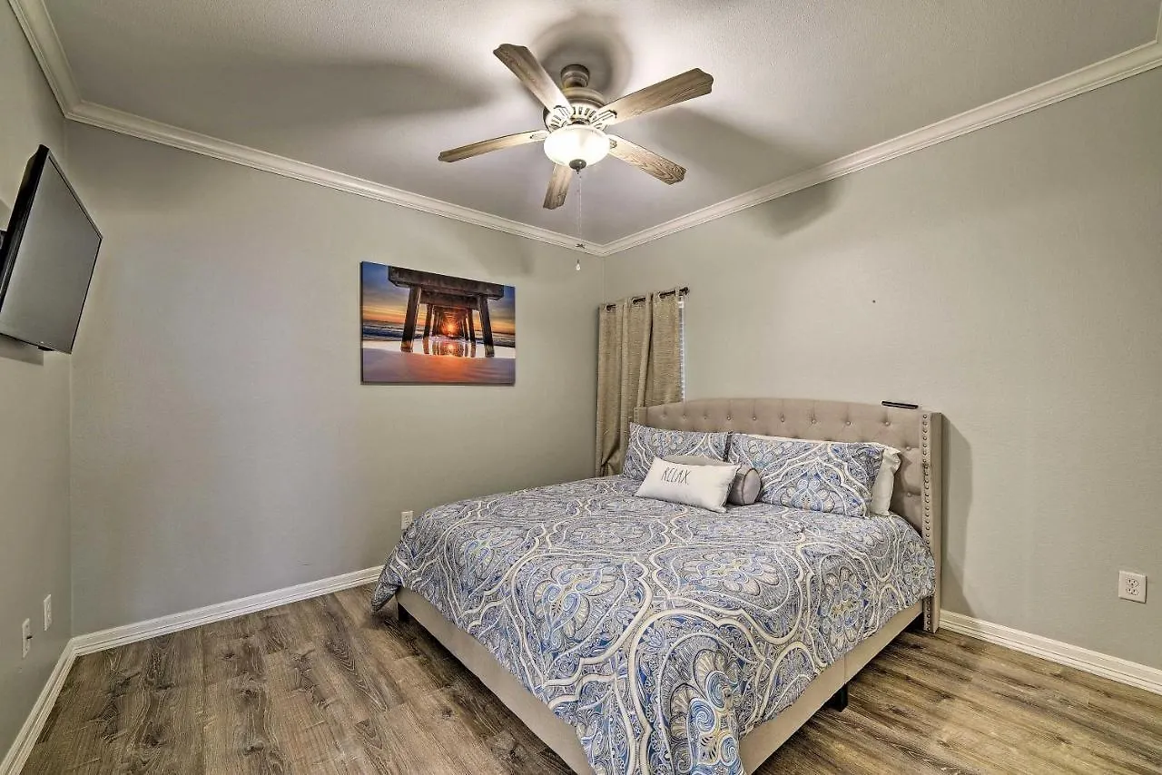 Modern Island With Pool Steps To The Beach! South Padre Island